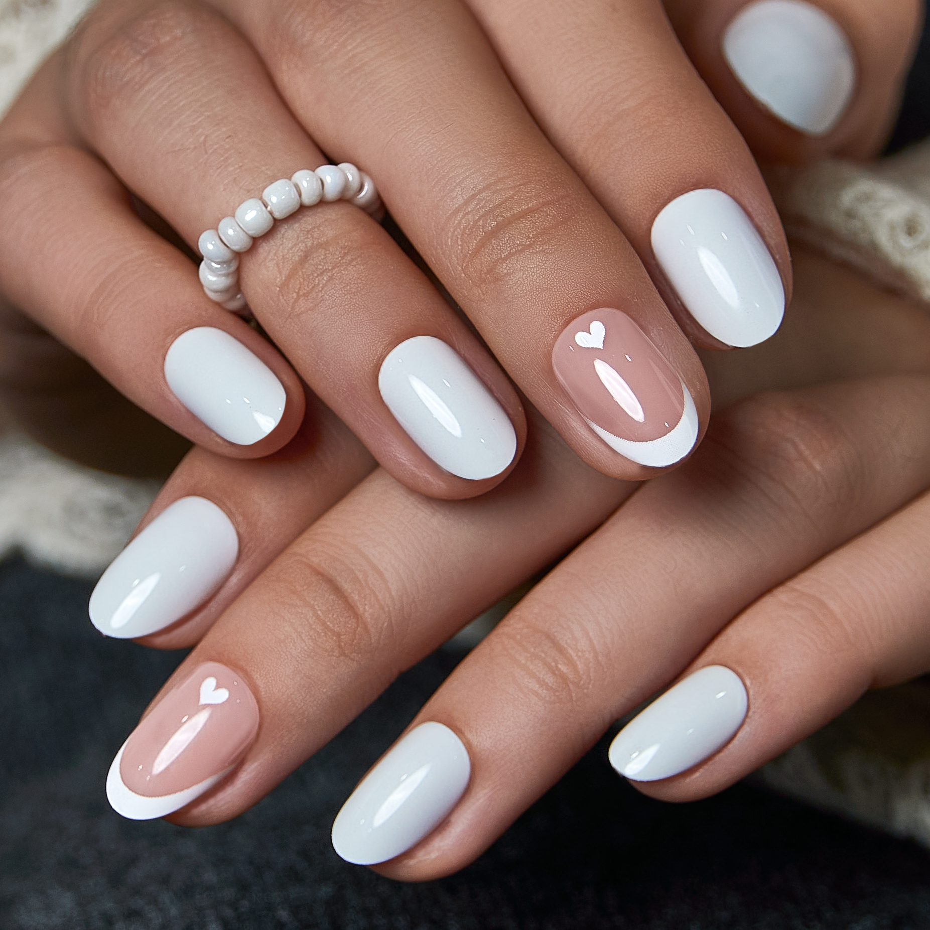 White Heart S Oval oval press-on nails