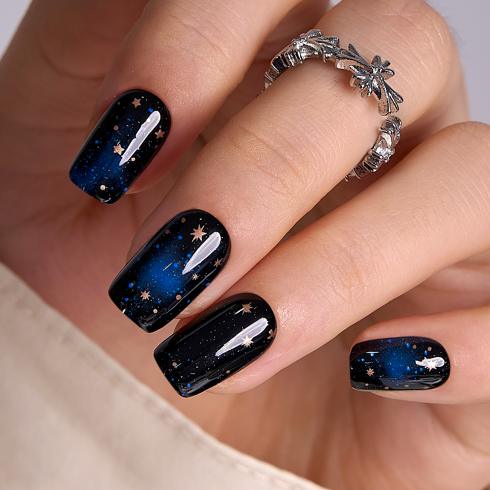 Tranquil Starry S Squoval squoval press-on nails