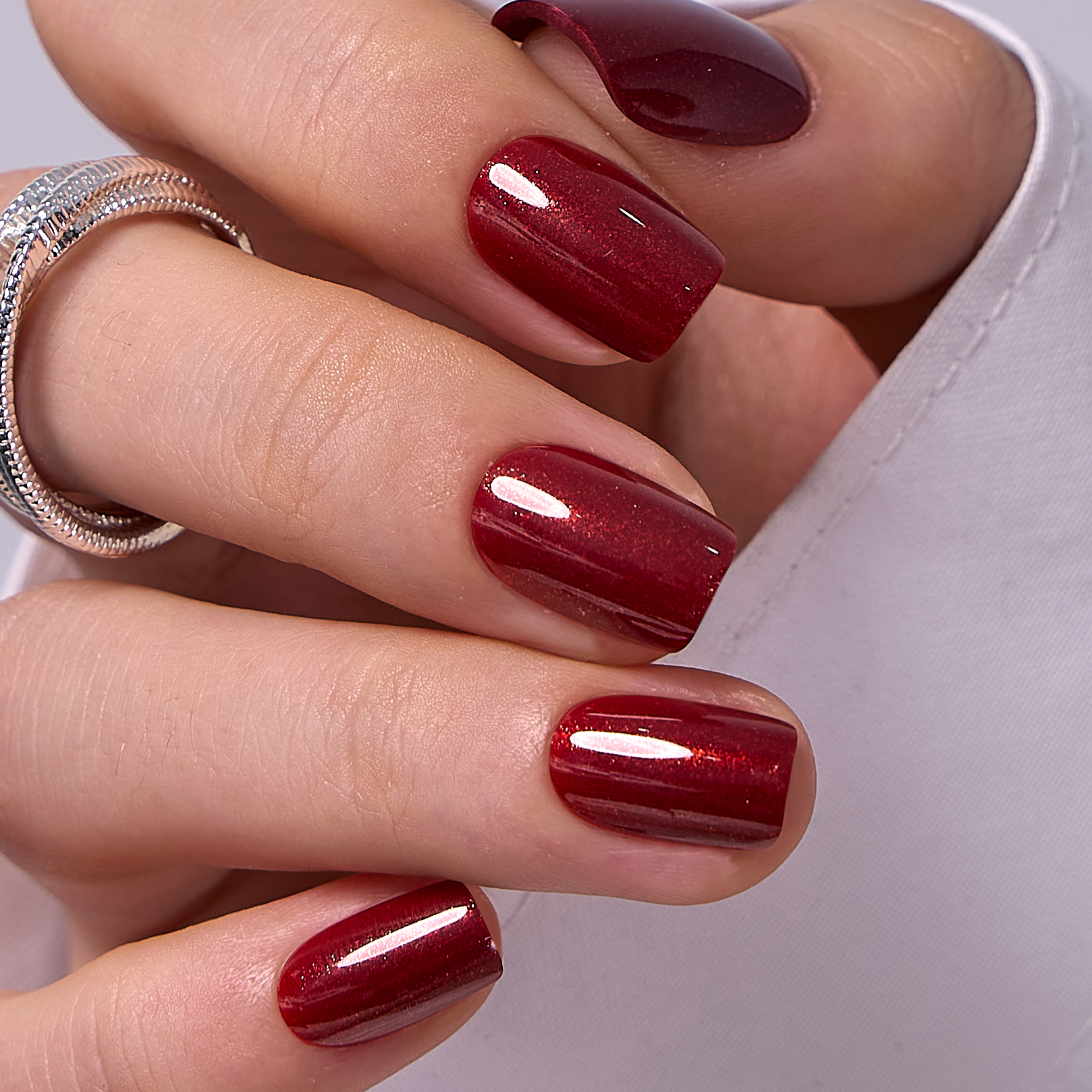 Wine Shimmer – short Squoval press-on nails