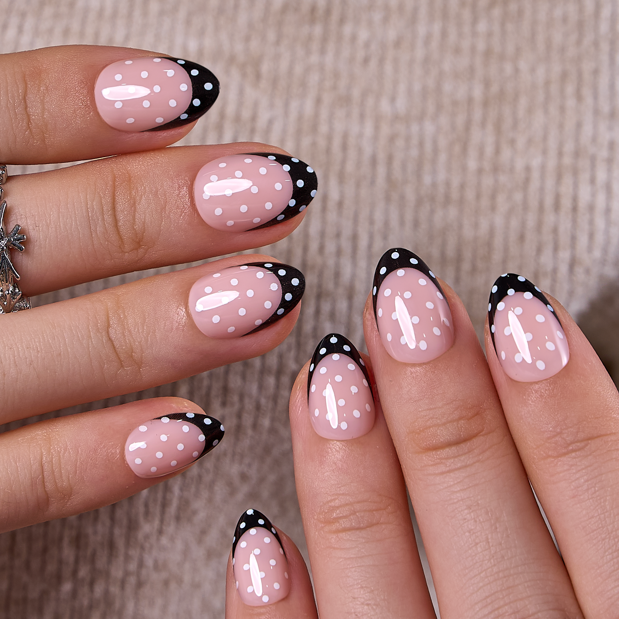 Retro Dots RS Almond almond press-on nails