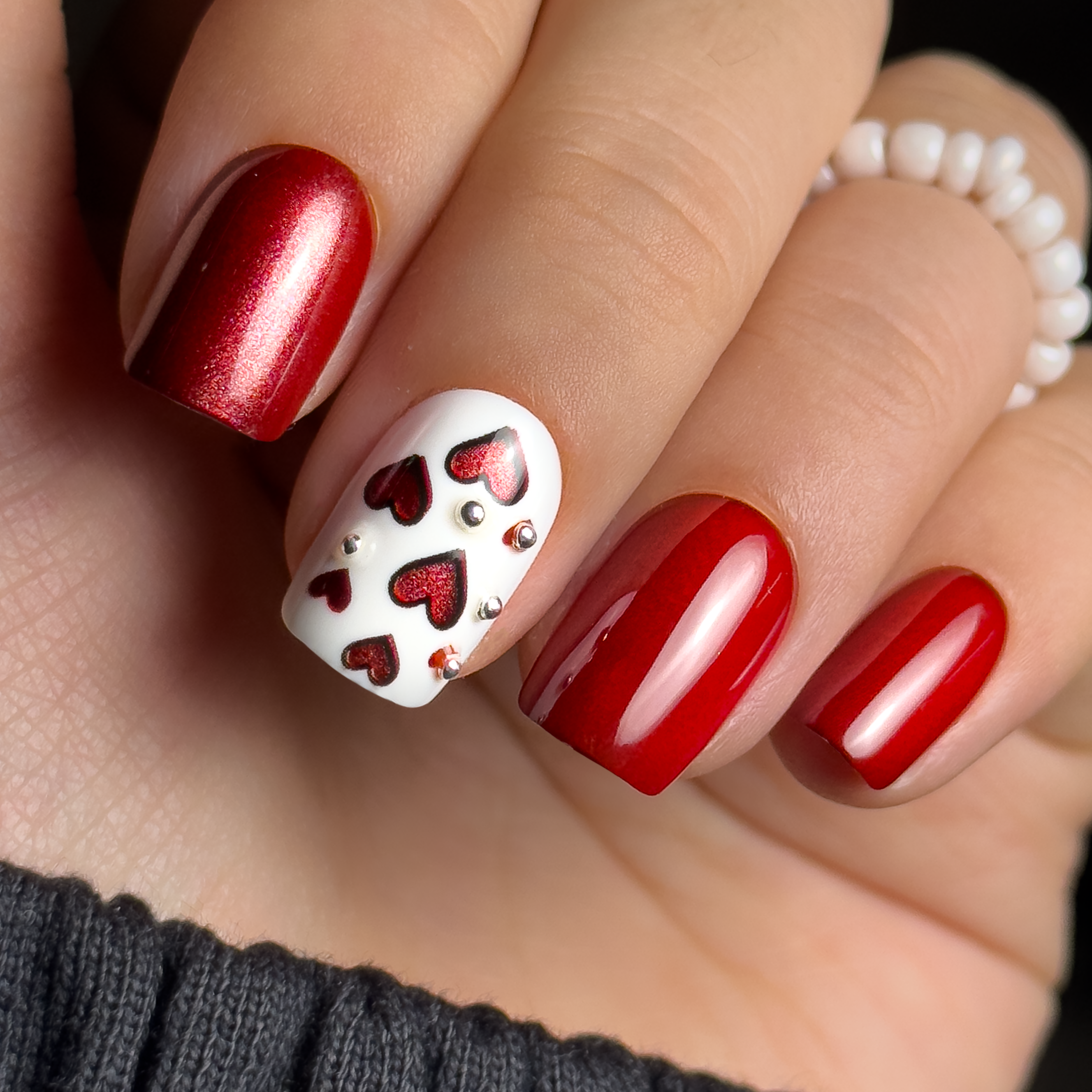 Romantic Red short squoval nail detail