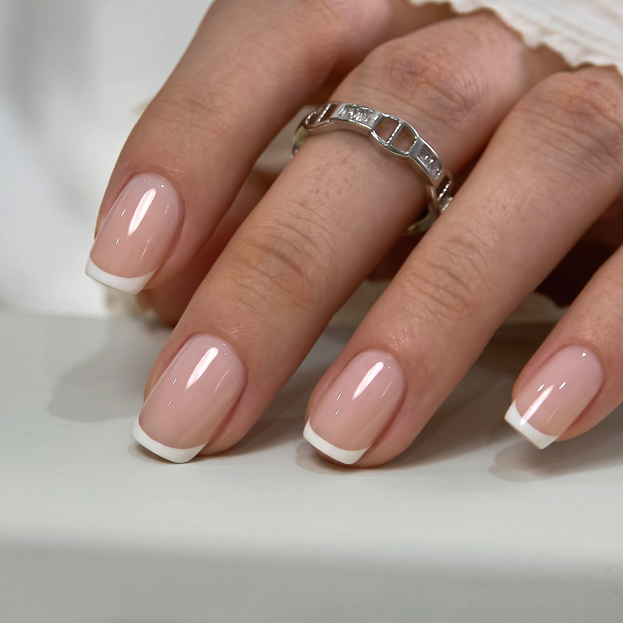 Silk Outline S Squoval squoval press-on nails