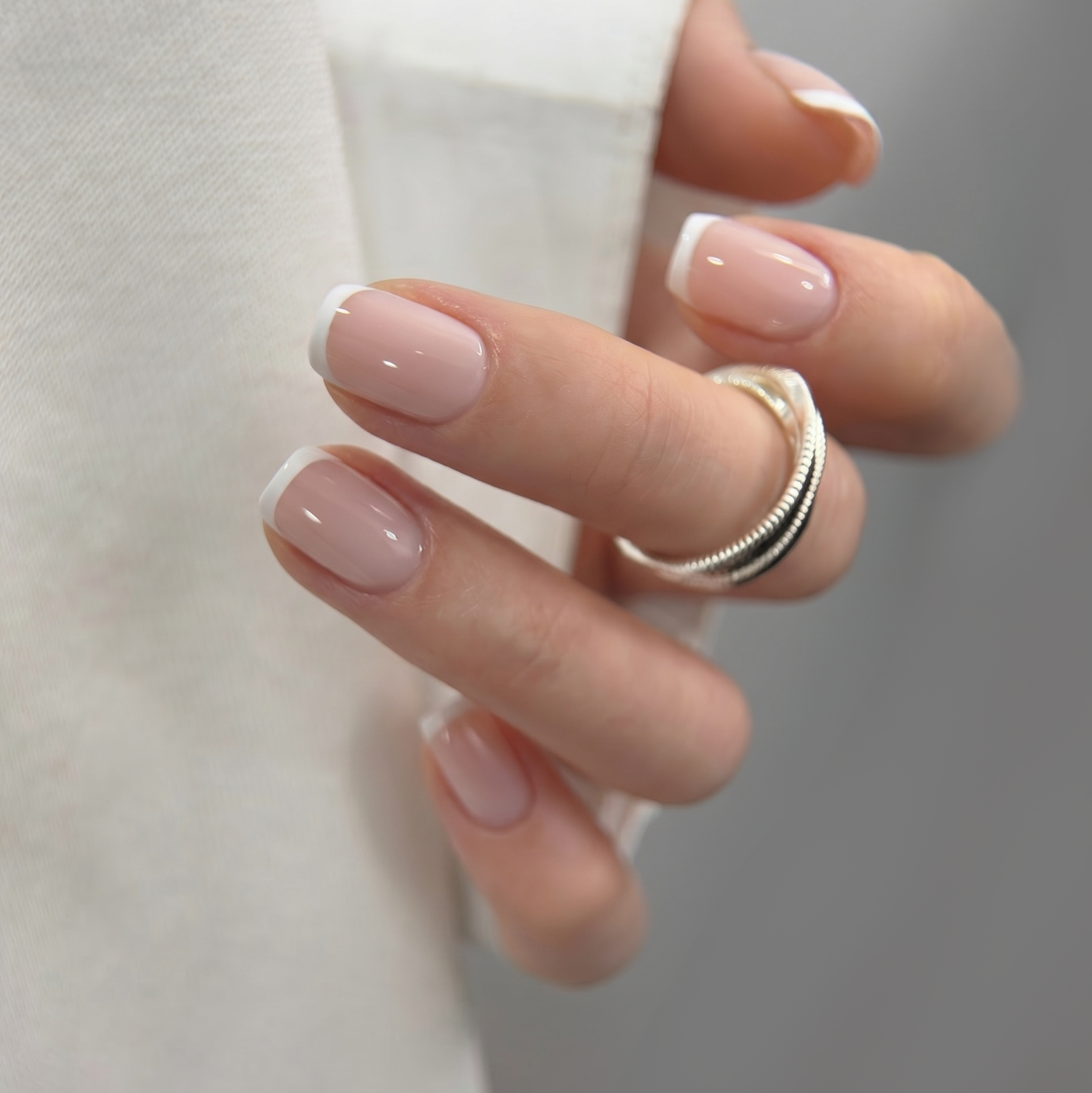 Silk Outline S Squoval squoval press-on nails