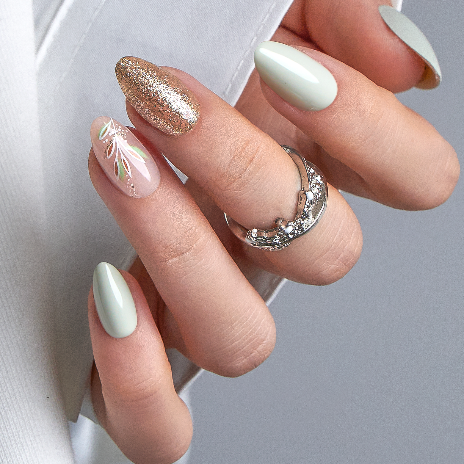 Silver Petal short almond press-on nails