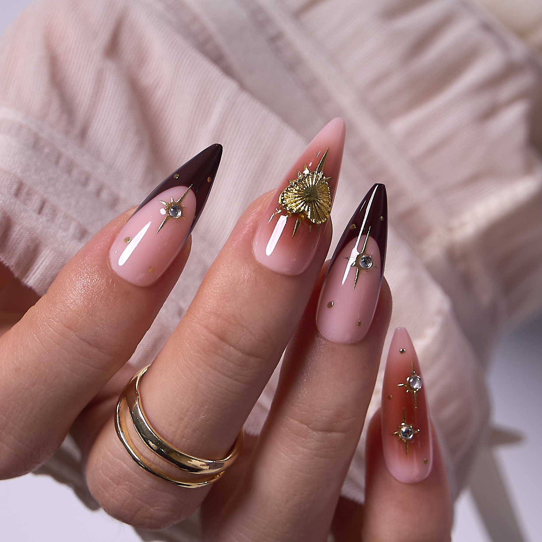 Designer s Pick | Solar Aura L Stiletto short stiletto press-on nails