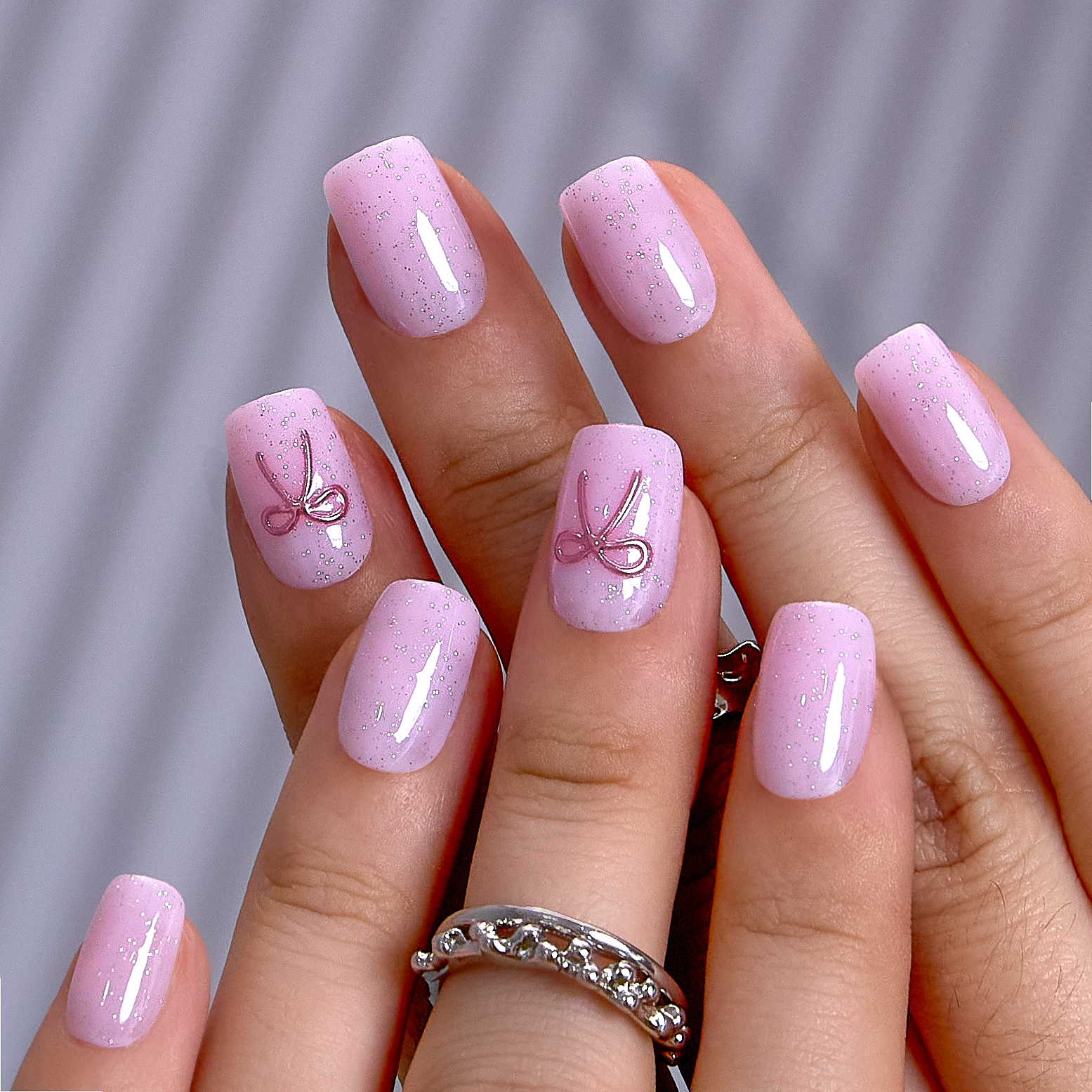 Sparkle Bow S Squoval squoval press-on nails