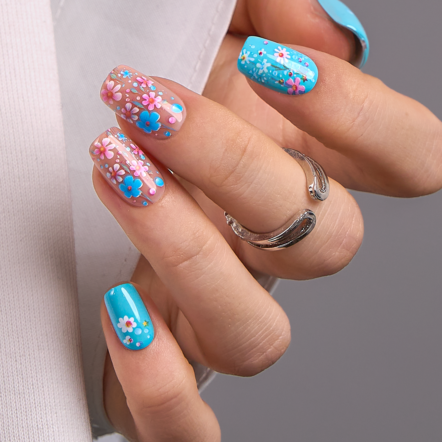 Spring Meadow M Squoval squoval press-on nails