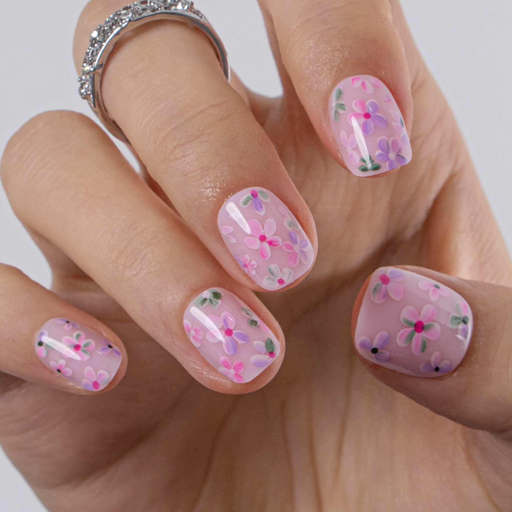Spring Whisper RS Squoval squoval press-on nails