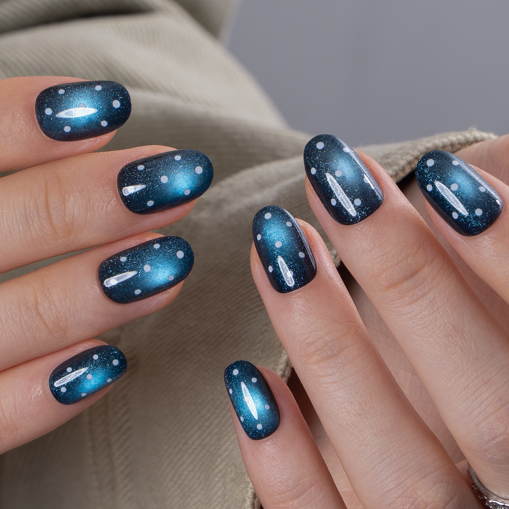 Star Veil S Oval oval press-on nails