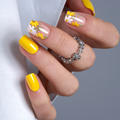 Sunny Daisy short squoval press-on nails