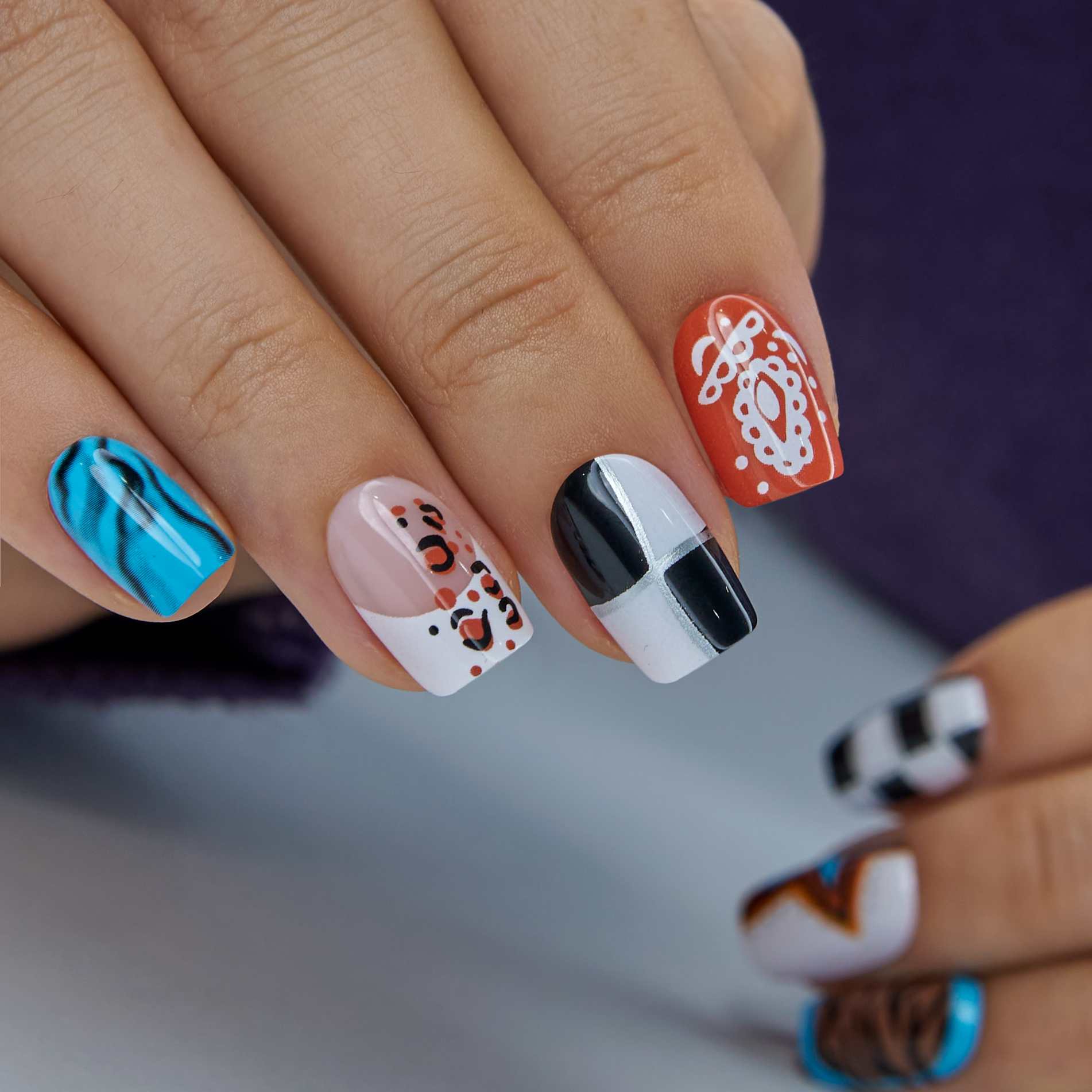 Western Leopard short squoval nail detail