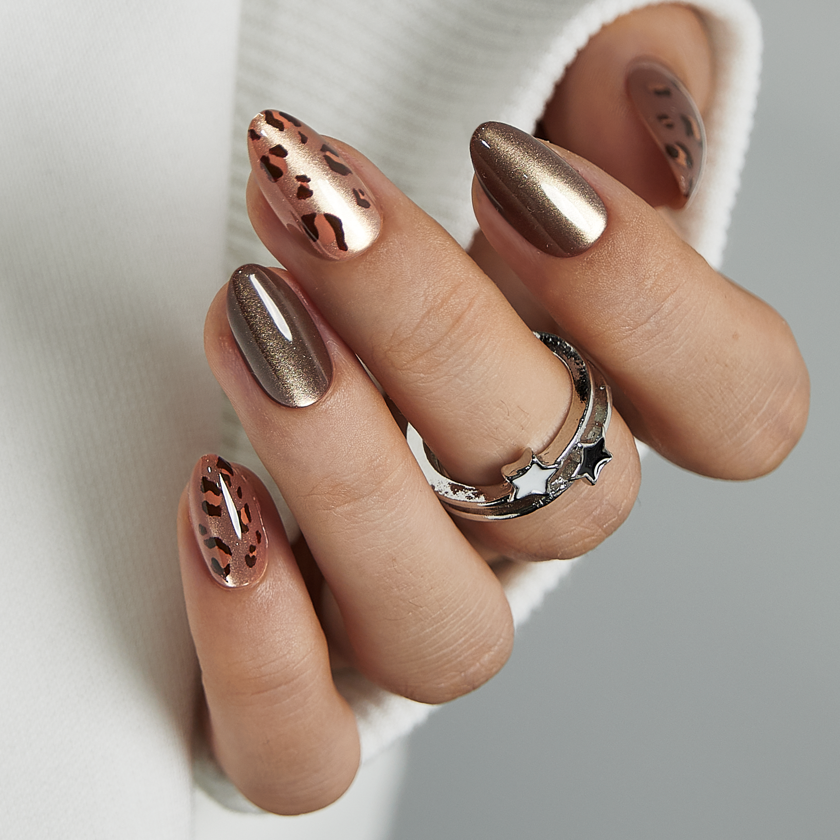 Wild Amber Dream short almond nail detail